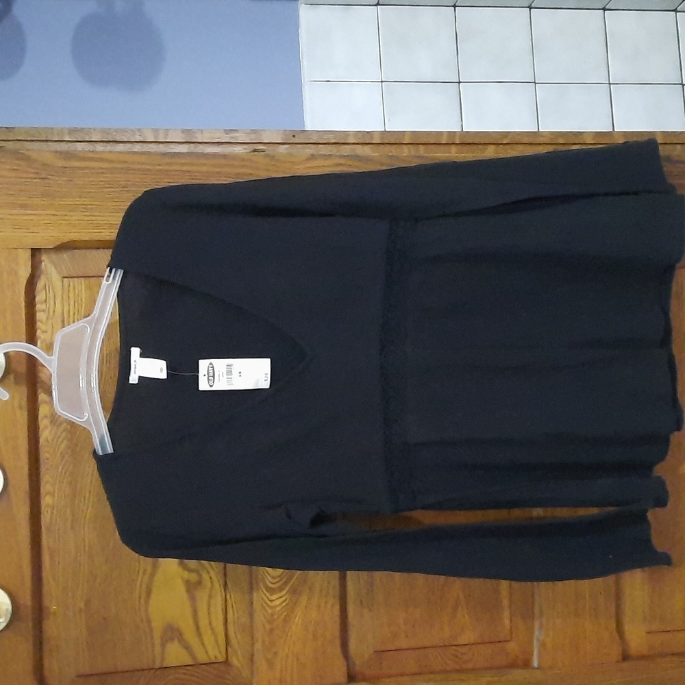 Black v neck top
